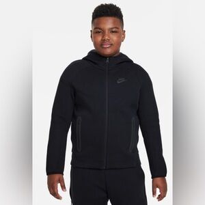Nike Big Kids Large+ Sportswear Tech Fleece Full-Zip Hoodie - Black (FD3286-010)